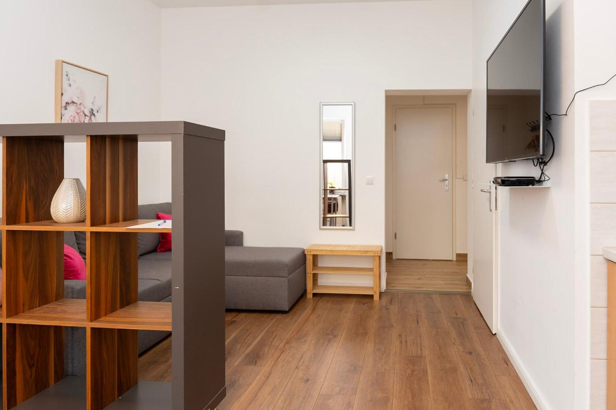 Cosy Nest - Apartment By Comfort Housing Falkensee Kültér fotó