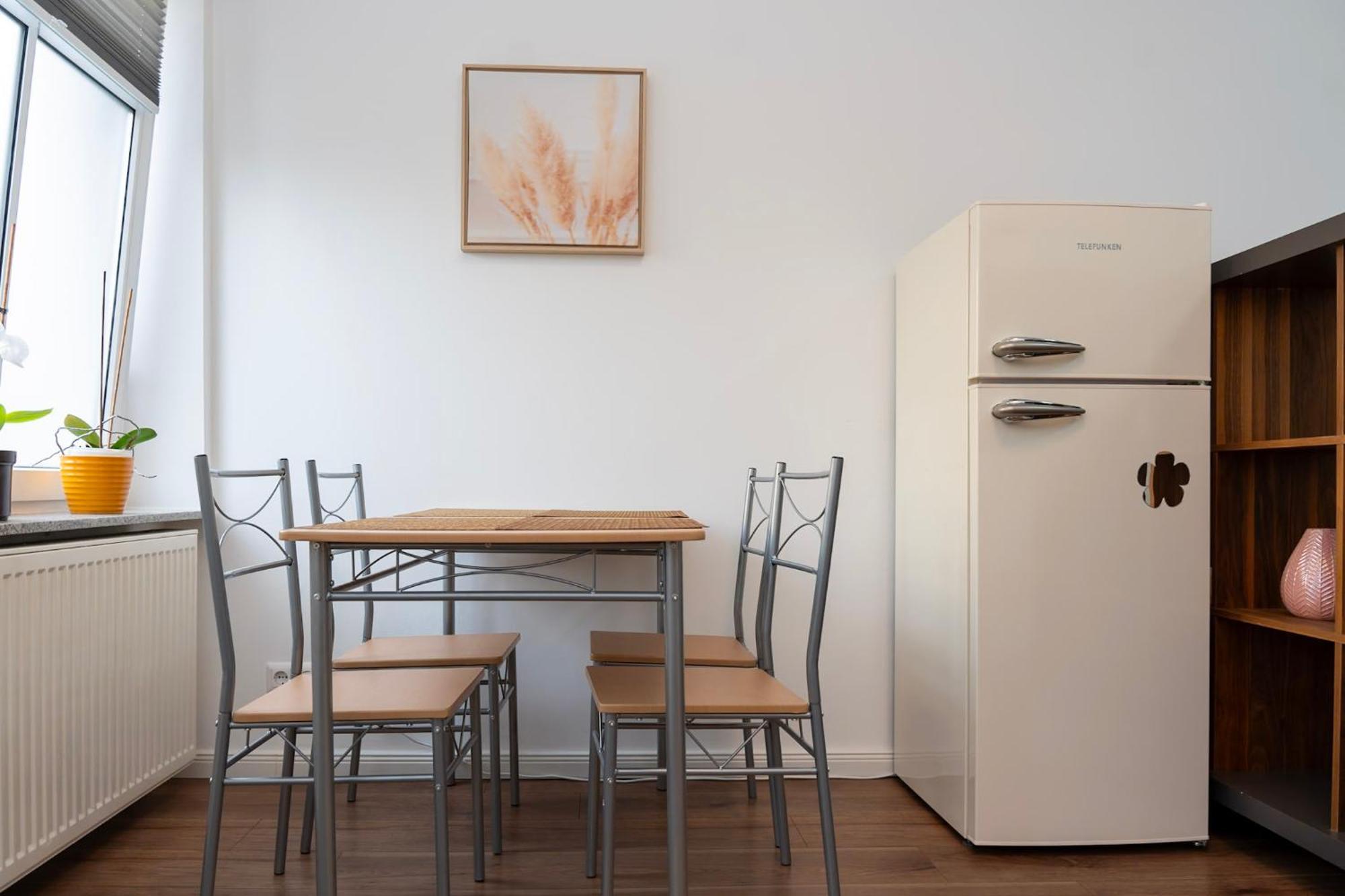 Cosy Nest - Apartment By Comfort Housing Falkensee Kültér fotó